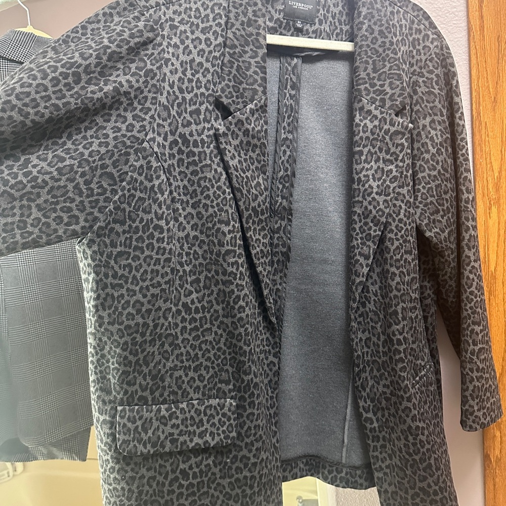 Liverpool grey leopard print stretch Blazer